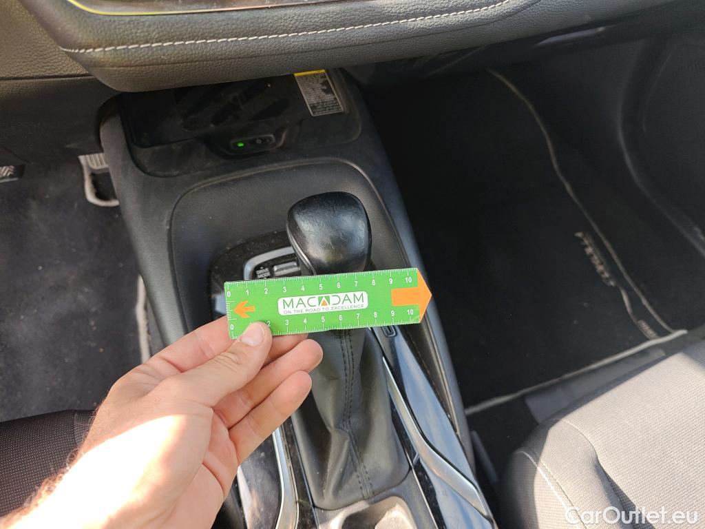  Toyota  Corolla TOYOTA  1.8 125H ACTIVE TECH E-CVT #30