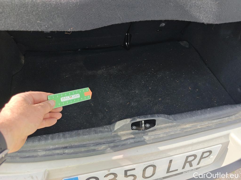  Citroen  C3 CITROEN  / 2020 / 5P / berlina con portón BlueHDi 75KW (100CV) S&S FEEL #18