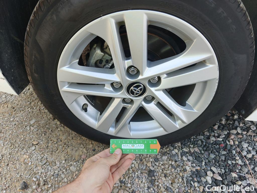  Toyota  Corolla TOYOTA  1.8 125H ACTIVE TECH E-CVT #18