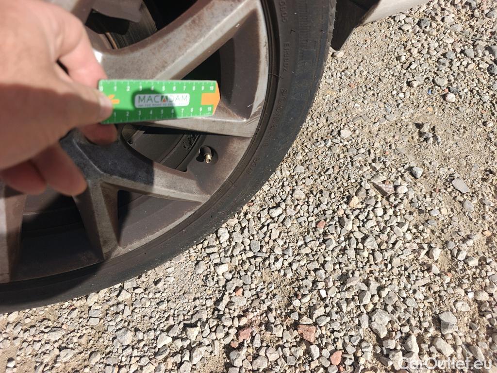  Land Rover  Discovery SEAT León / 2020 / 5P / berlina con portón / 2.0 TDI 85kW S&S Style XL(SP) #9