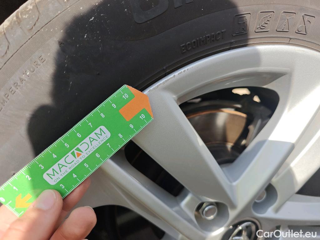  Toyota  Corolla TOYOTA  1.8 125H ACTIVE TECH E-CVT #21