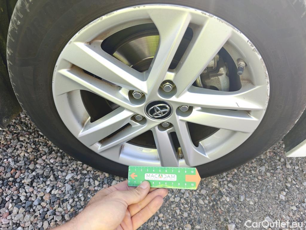  Toyota  Corolla TOYOTA  1.8 125H ACTIVE TECH E-CVT #16