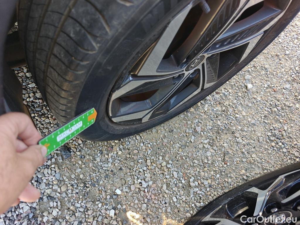  Hyundai  Tucson HYUNDAI  / 2020 / 5P / todoterreno 1.6 TGDI PHEV 195kW Tecno Sky Auto 4x4 #4