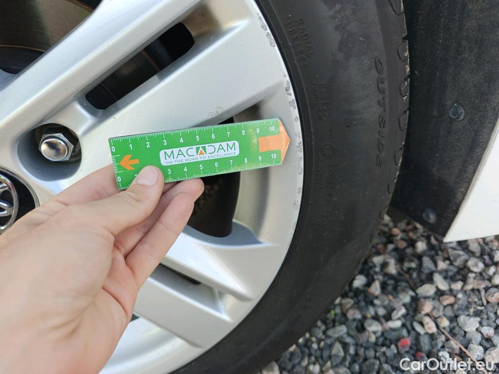  Toyota  Corolla TOYOTA  1.8 125H ACTIVE TECH E-CVT #19