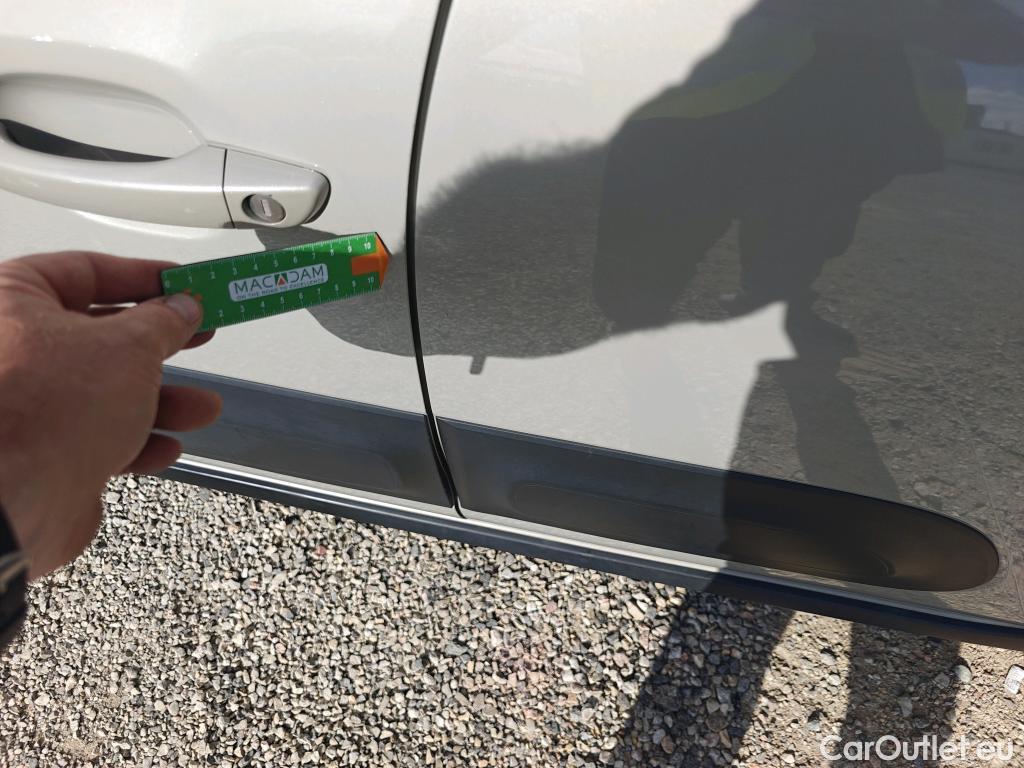  Citroen  C3 CITROEN  / 2020 / 5P / berlina con portón BlueHDi 75KW (100CV) S&S FEEL #24