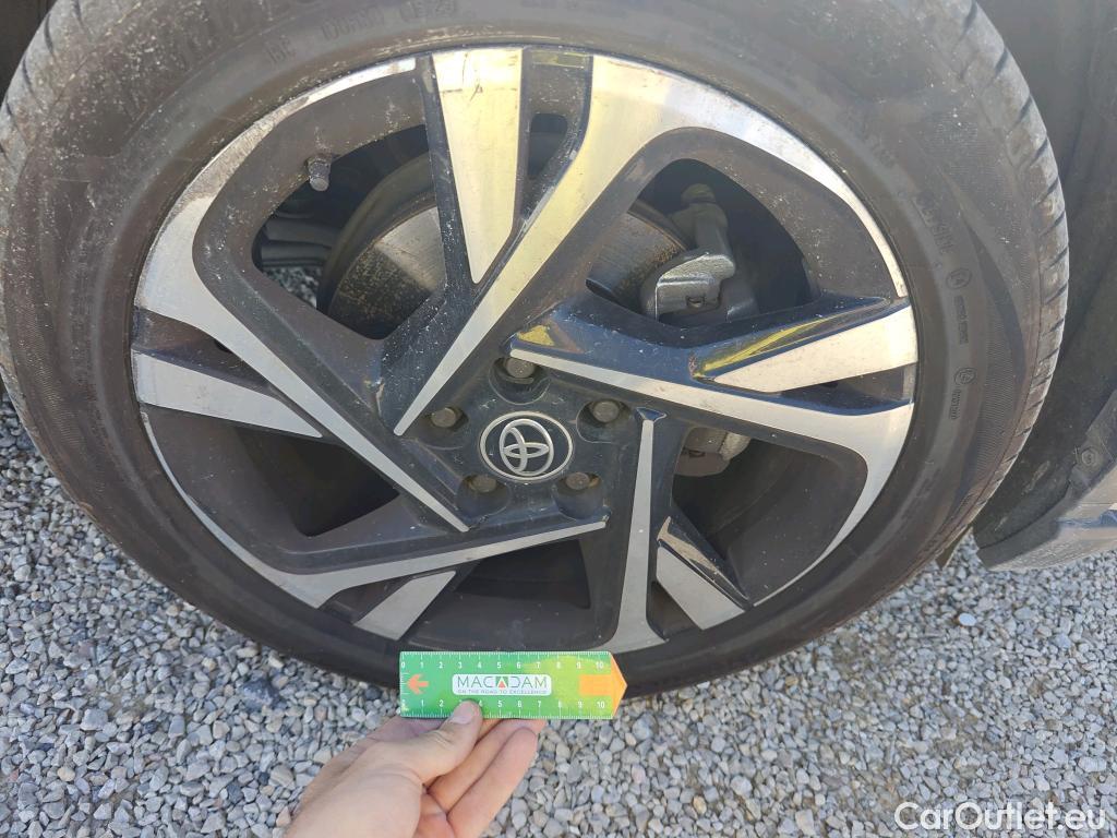  Toyota  C-HR TOYOTA  / 2019 / 5P / todoterreno 1.8 125H Advance #5