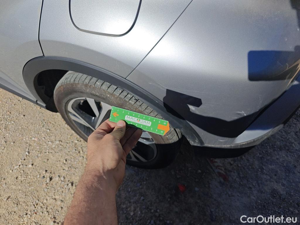  Toyota  C-HR TOYOTA  / 2019 / 5P / todoterreno 1.8 125H Advance #22