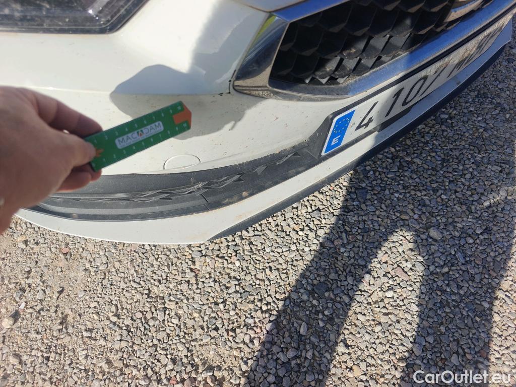  Land Rover  Discovery SEAT León / 2020 / 5P / berlina con portón / 2.0 TDI 85kW S&S Style XL(SP) #12