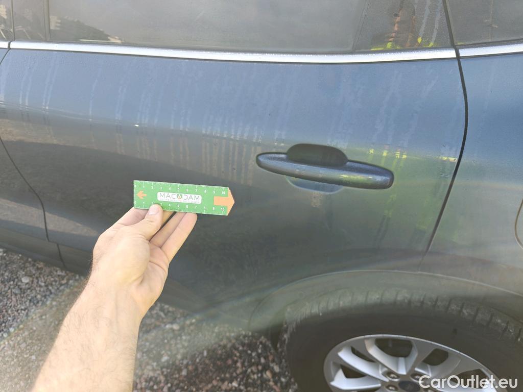  Ford  Kuga FORD  / 2019 / 5P / todoterreno Titanium 1.5 EcoBlue 88kW (120CV) #51