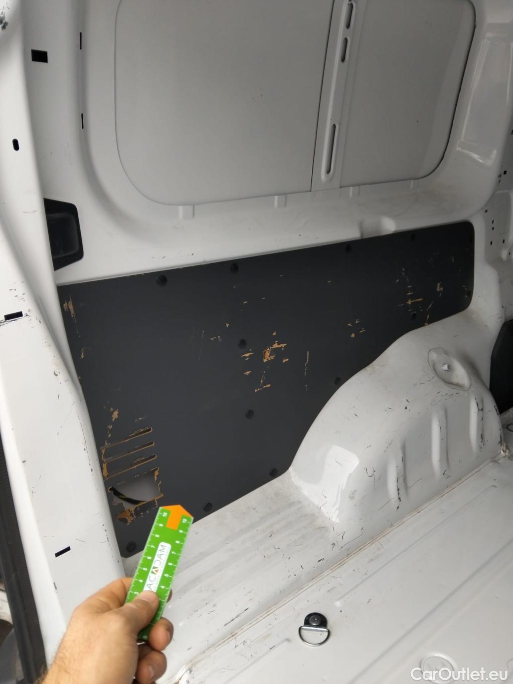  Peugeot  Expert PEUGEOT  / 2016 / 4P / furgón Furgón Pro 1.5 BlueHDi 100 Long #31