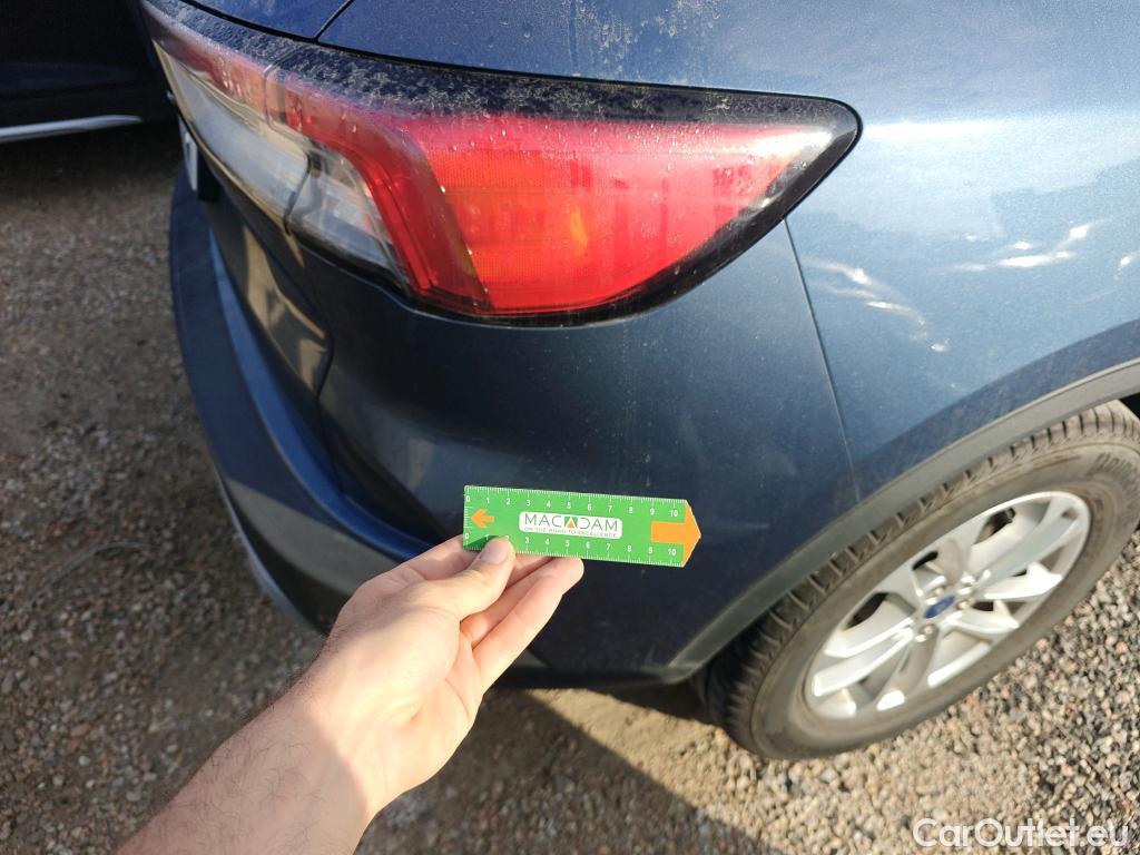  Ford  Kuga FORD  / 2019 / 5P / todoterreno Titanium 1.5 EcoBlue 88kW (120CV) #32