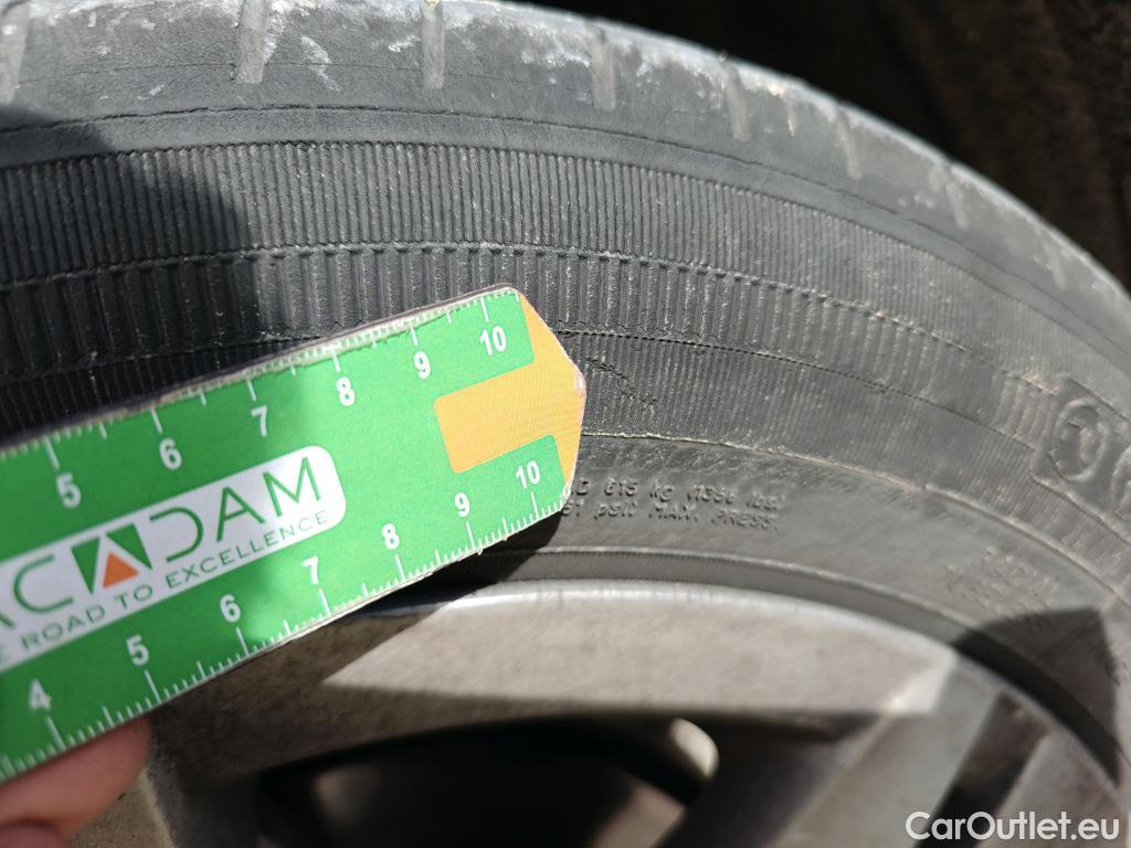  Volkswagen  Golf  VOLKSWAGEN / 2020 / 5P / familiar 2.0 TDI 85kW (115CV) DSG Variant #29