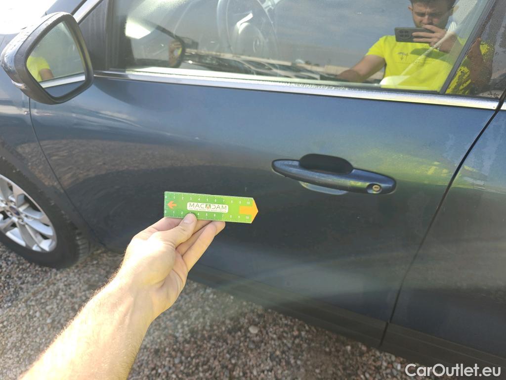  Ford  Kuga FORD  / 2019 / 5P / todoterreno Titanium 1.5 EcoBlue 88kW (120CV) #5