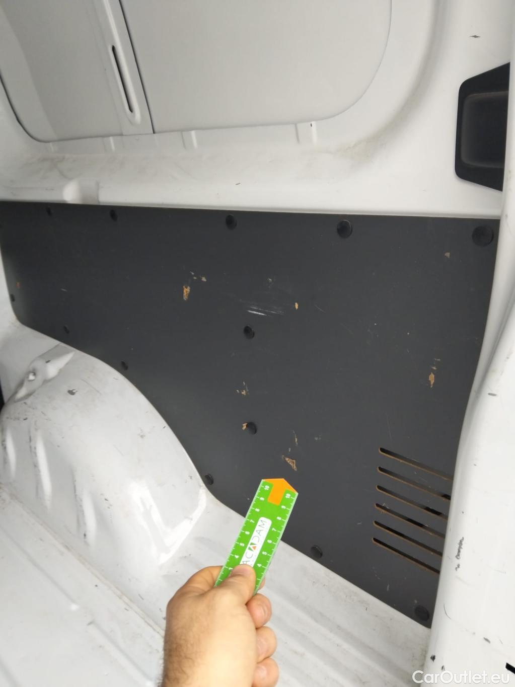  Peugeot  Expert PEUGEOT  / 2016 / 4P / furgón Furgón Pro 1.5 BlueHDi 100 Long #21