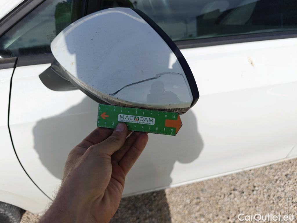  Volkswagen  Golf  VOLKSWAGEN / 2020 / 5P / familiar 2.0 TDI 85kW (115CV) DSG Variant #45