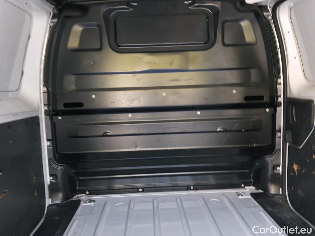  Peugeot  Expert PEUGEOT  / 2016 / 4P / furgón Furgón Pro 1.5 BlueHDi 100 Long #14