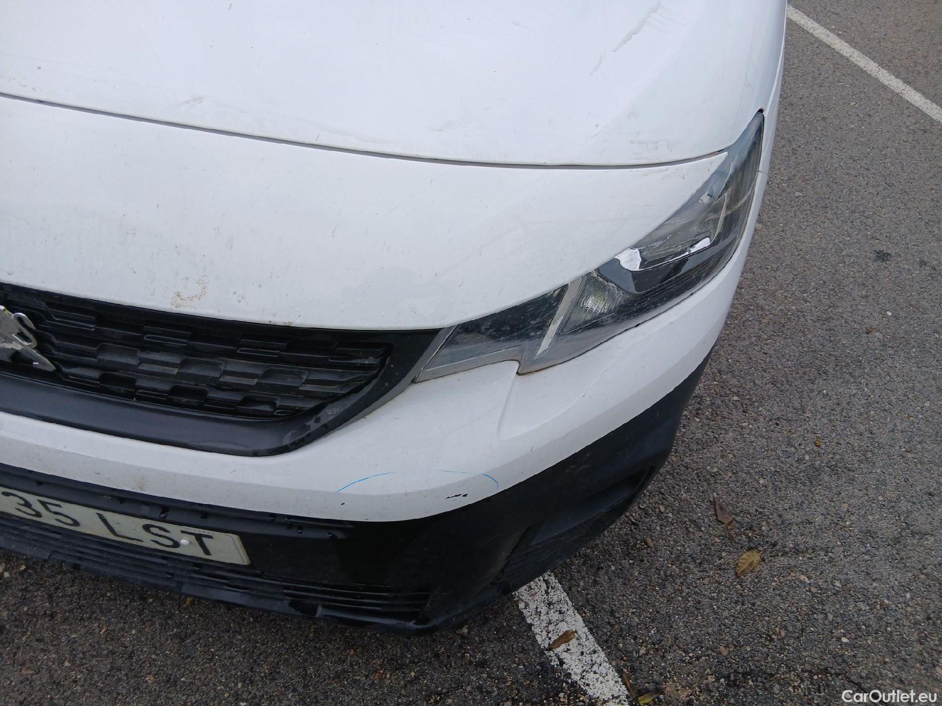  Peugeot  Partner PEUGEOT  / 2018 / 3P / furgón derivado de turismo Pro Standard 600kg BlueHDi 73kW #11