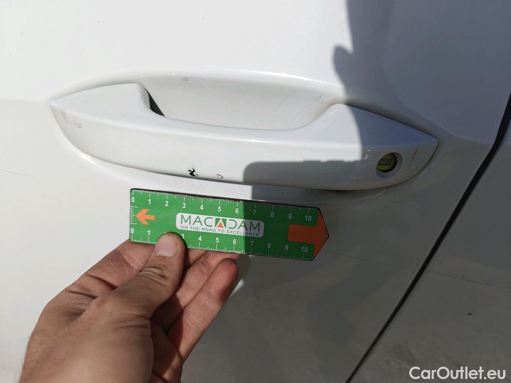  Volkswagen  Golf  VOLKSWAGEN / 2020 / 5P / familiar 2.0 TDI 85kW (115CV) DSG Variant #47