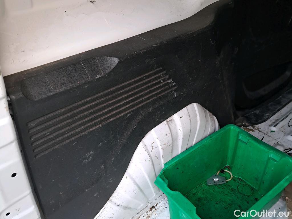  Citroen  Berlingo CITROEN  / 2018 / 4P / furgón derivado de turismo Talla M BlueHDi 100 #31