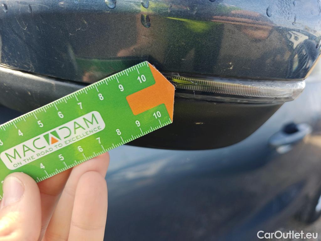  Ford  Kuga FORD  / 2019 / 5P / todoterreno Titanium 1.5 EcoBlue 88kW (120CV) #48