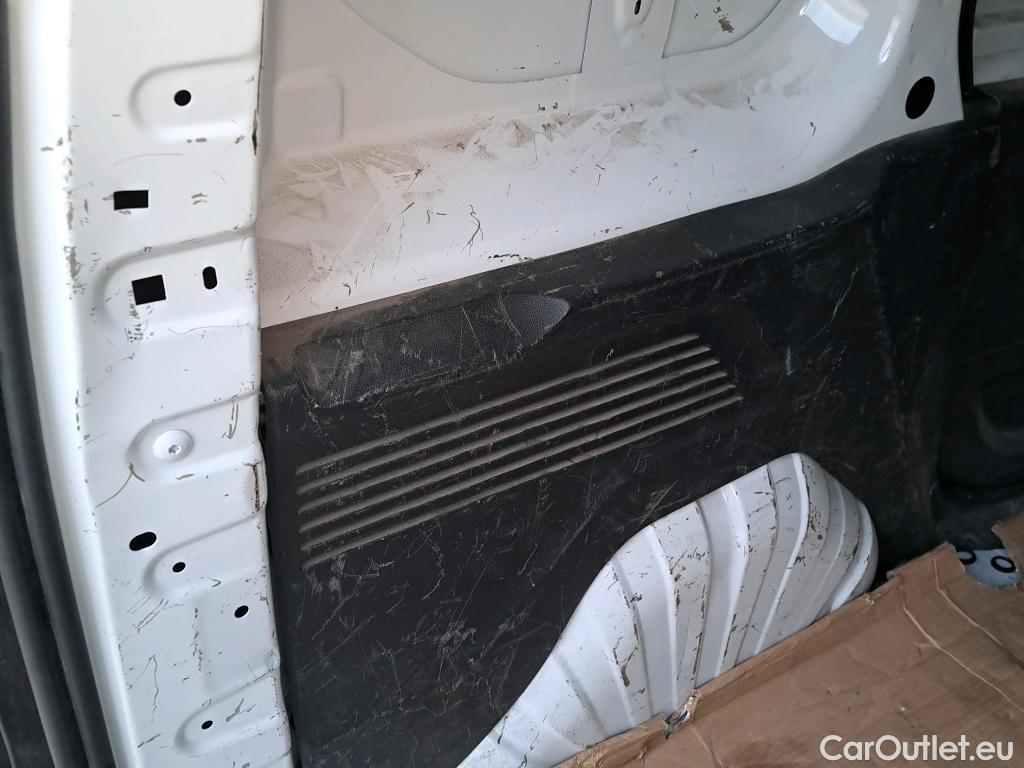  Citroen  Berlingo CITROEN  / 2018 / 4P / furgón derivado de turismo Talla M BlueHDi 100 #4