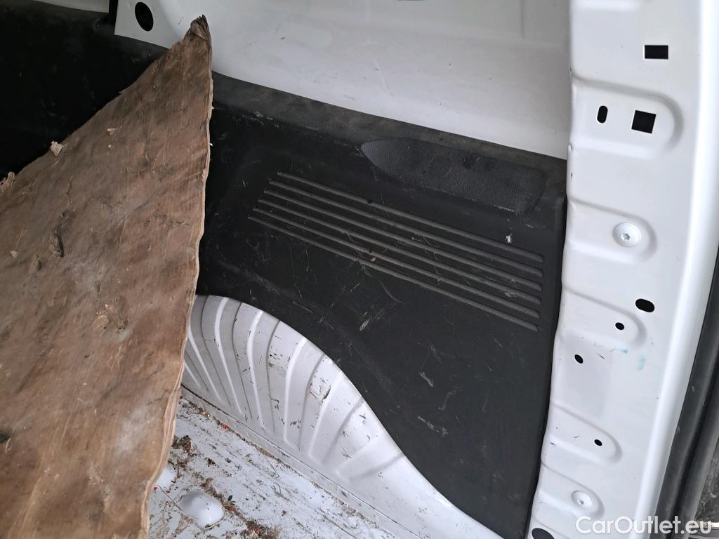  Citroen  Berlingo CITROEN  / 2018 / 4P / furgón derivado de turismo Talla M BlueHDi 100 #25