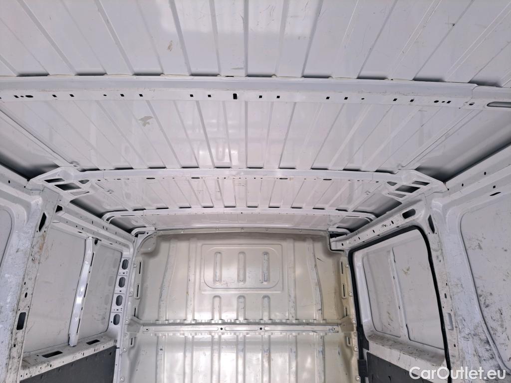  Peugeot  Boxer PEUGEOT  / 2014 / 4P / furgón 333 L2 H1 BHDI 103kW (140CV) S&S 6 V. M (AC) #19