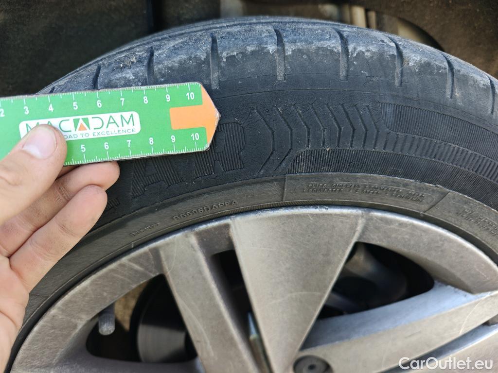  Volkswagen  Golf  VOLKSWAGEN / 2020 / 5P / familiar 2.0 TDI 85kW (115CV) DSG Variant #31