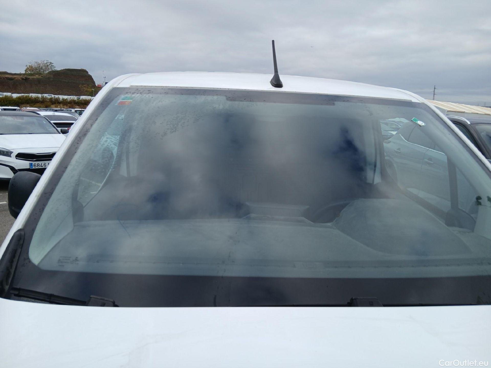  Peugeot  Partner PEUGEOT  / 2018 / 3P / furgón derivado de turismo Pro Standard 600kg BlueHDi 73kW #6