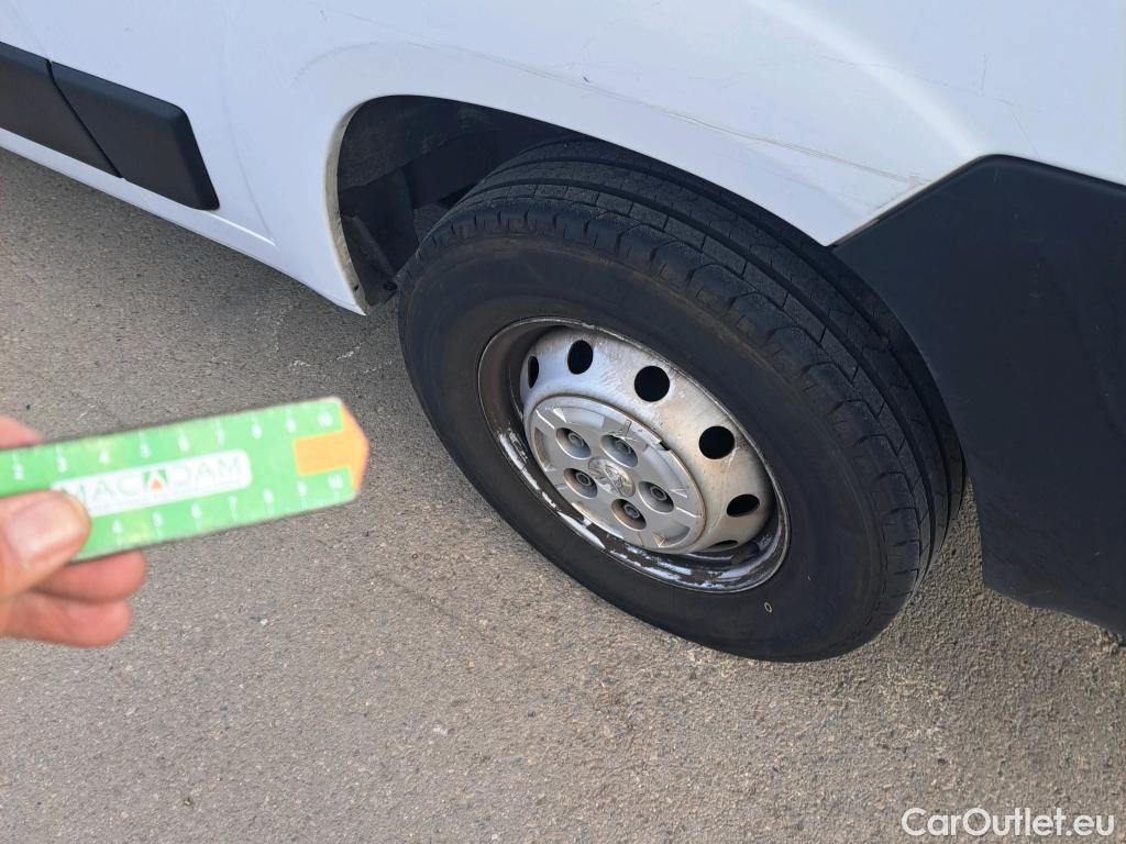  Peugeot  Boxer PEUGEOT  / 2014 / 4P / furgón 333 L2 H1 BHDI 103kW (140CV) S&S 6 V. M (AC) #88