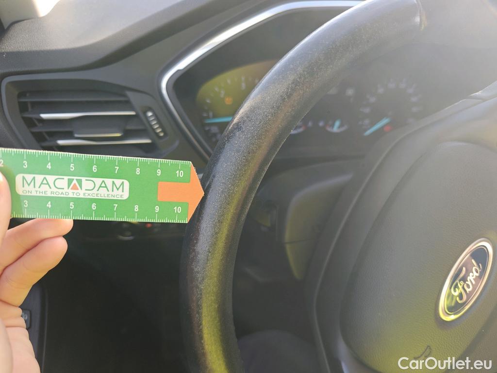  Ford  Kuga FORD  / 2019 / 5P / todoterreno Titanium 1.5 EcoBlue 88kW (120CV) #29