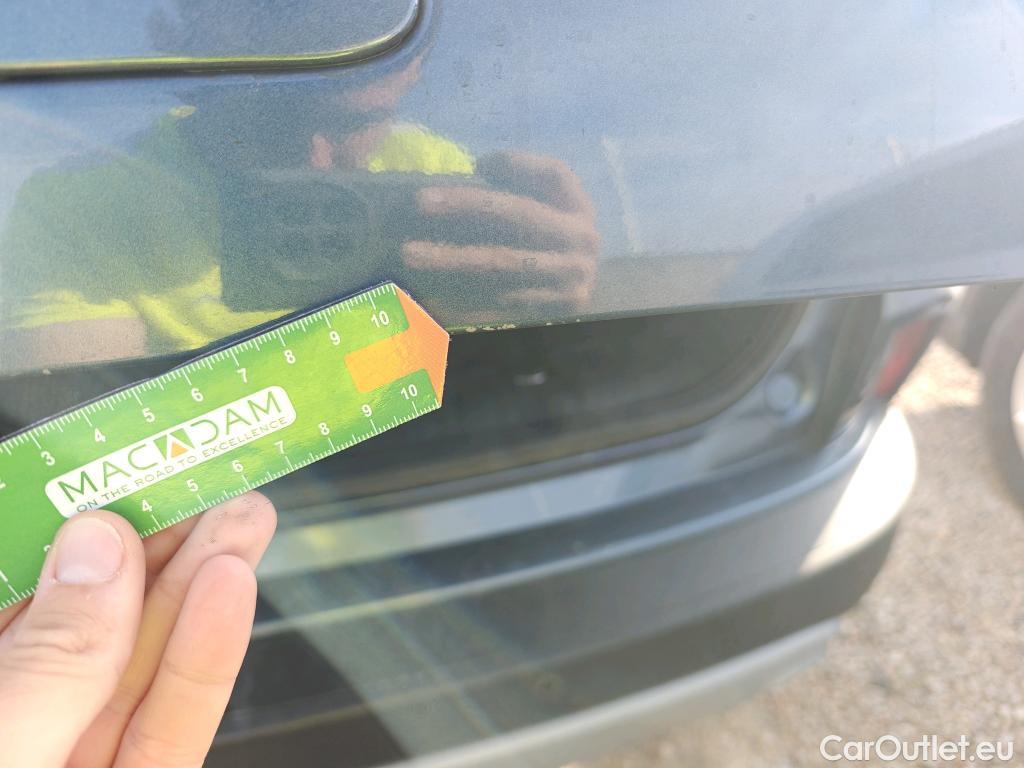  Ford  Kuga FORD  / 2019 / 5P / todoterreno Titanium 1.5 EcoBlue 88kW (120CV) #4