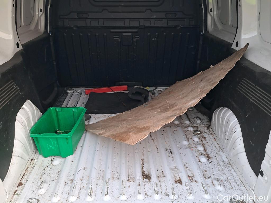  Citroen  Berlingo CITROEN  / 2018 / 4P / furgón derivado de turismo Talla M BlueHDi 100 #17