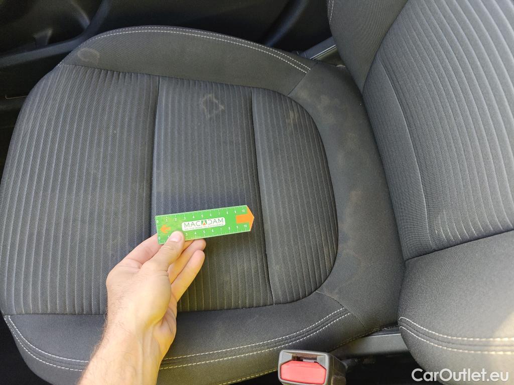  Ford  Kuga FORD  / 2019 / 5P / todoterreno Titanium 1.5 EcoBlue 88kW (120CV) #18