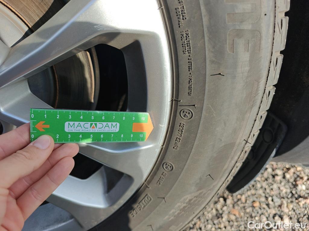  Ford  Kuga FORD  / 2019 / 5P / todoterreno Titanium 1.5 EcoBlue 88kW (120CV) #55