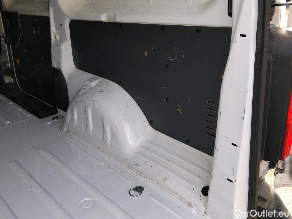  Peugeot  Expert PEUGEOT  / 2016 / 4P / furgón Furgón Pro 1.5 BlueHDi 100 Long #1