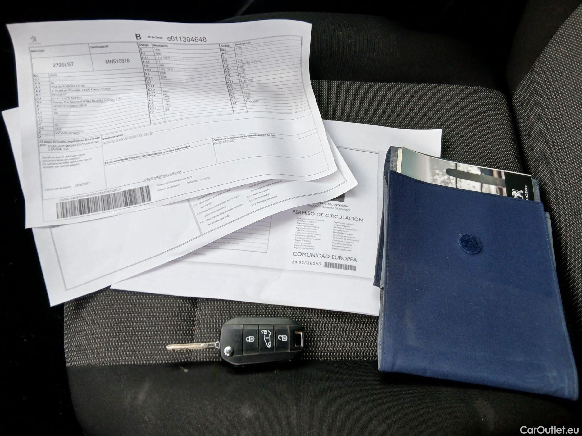  Peugeot  Partner PEUGEOT  / 2018 / 3P / furgón derivado de turismo Pro Standard 600kg BlueHDi 73kW #2