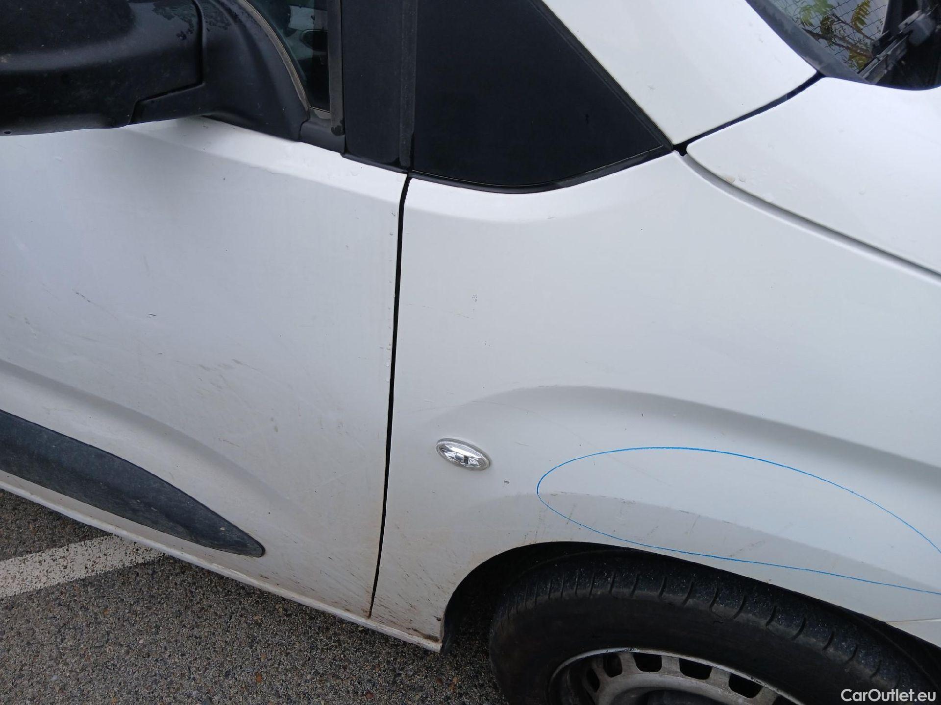  Peugeot  Partner PEUGEOT  / 2018 / 3P / furgón derivado de turismo Pro Standard 600kg BlueHDi 73kW #32