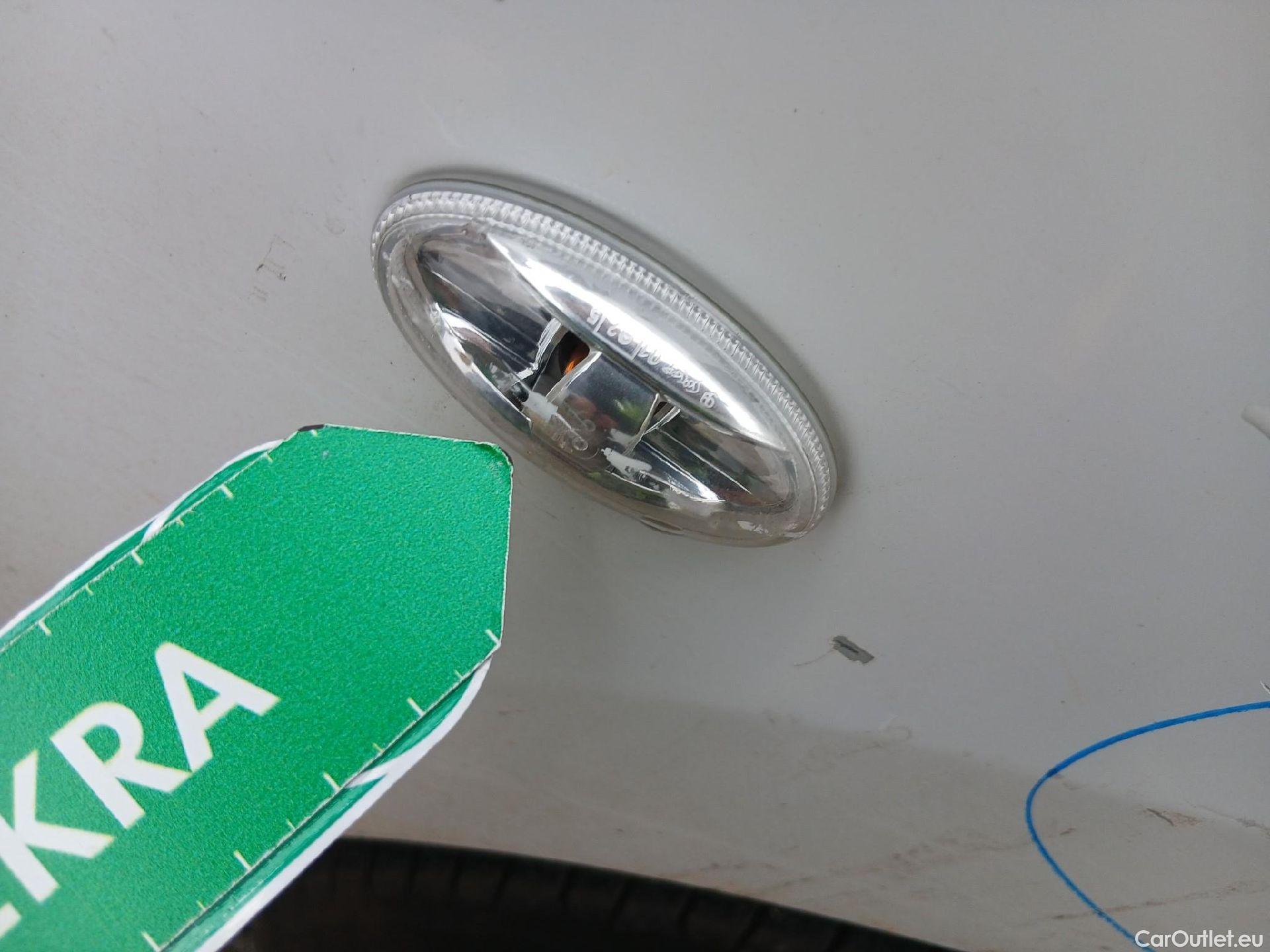  Peugeot  Partner PEUGEOT  / 2018 / 3P / furgón derivado de turismo Pro Standard 600kg BlueHDi 73kW #31