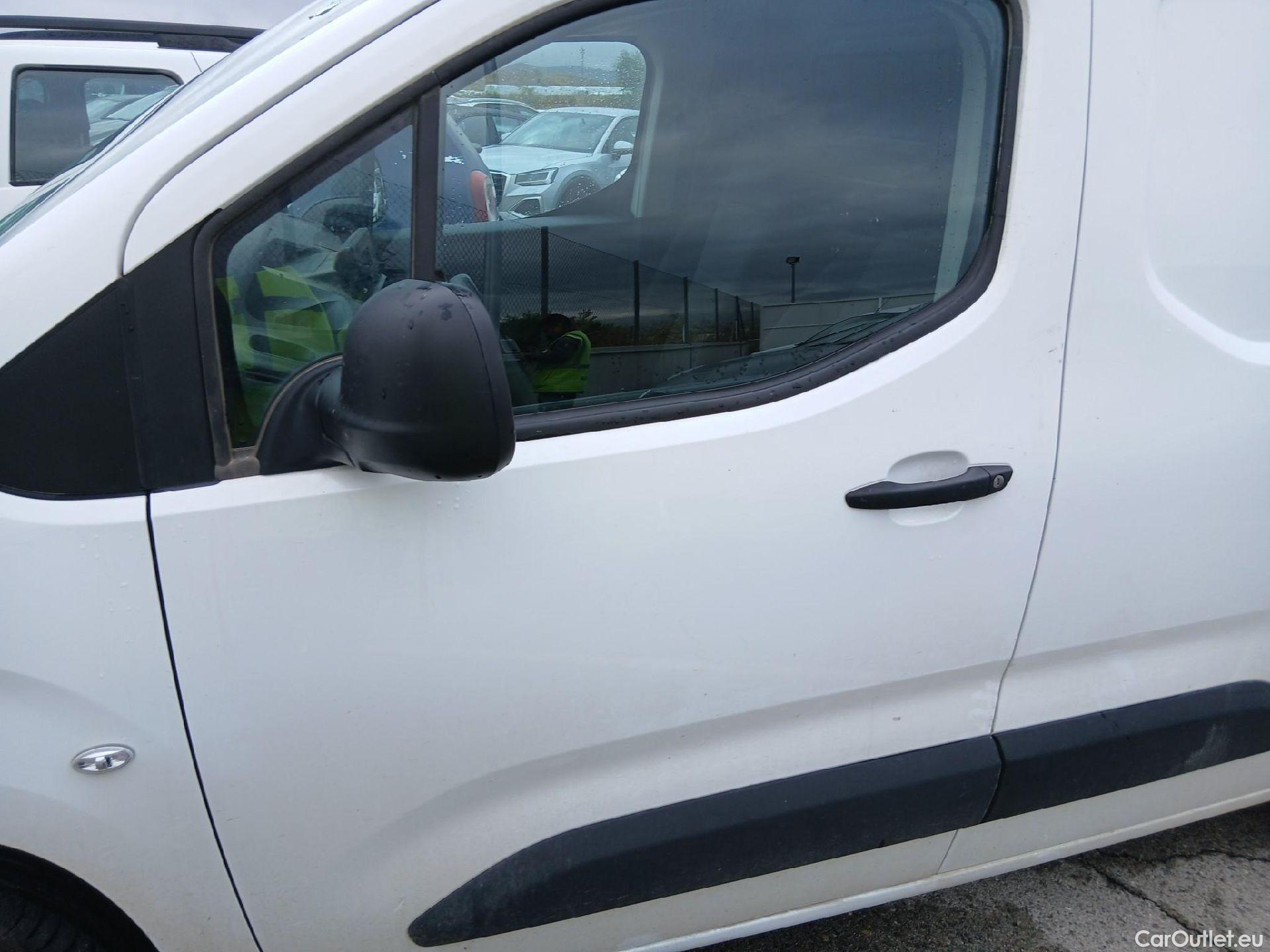  Peugeot  Partner PEUGEOT  / 2018 / 3P / furgón derivado de turismo Pro Standard 600kg BlueHDi 73kW #14