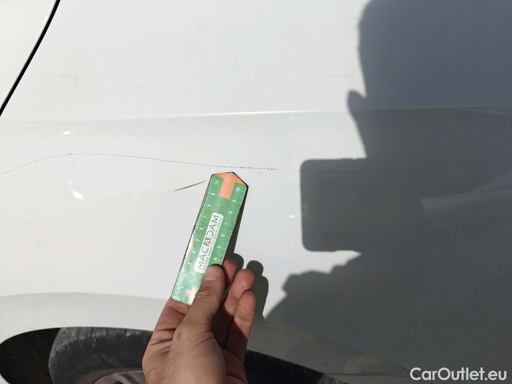  Volkswagen  Golf  VOLKSWAGEN / 2020 / 5P / familiar 2.0 TDI 85kW (115CV) DSG Variant #17