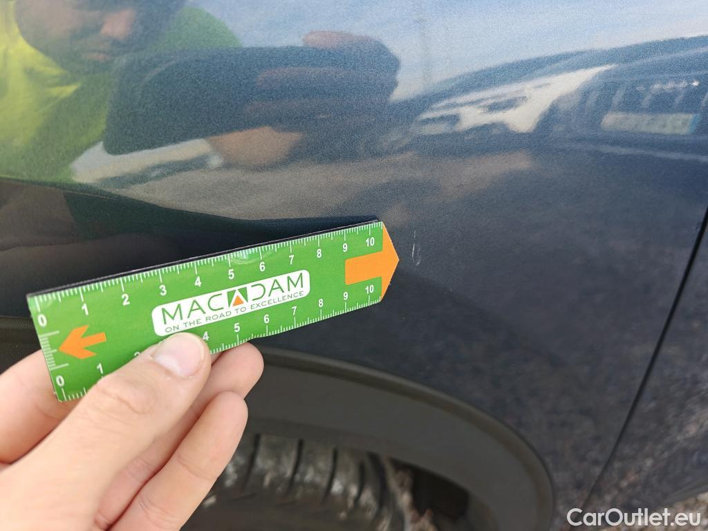  Ford  Kuga FORD  / 2019 / 5P / todoterreno Titanium 1.5 EcoBlue 88kW (120CV) #60