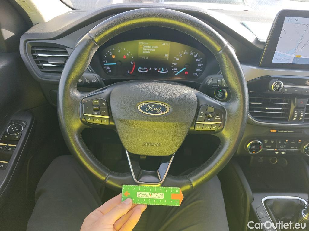  Ford  Kuga FORD  / 2019 / 5P / todoterreno Titanium 1.5 EcoBlue 88kW (120CV) #28