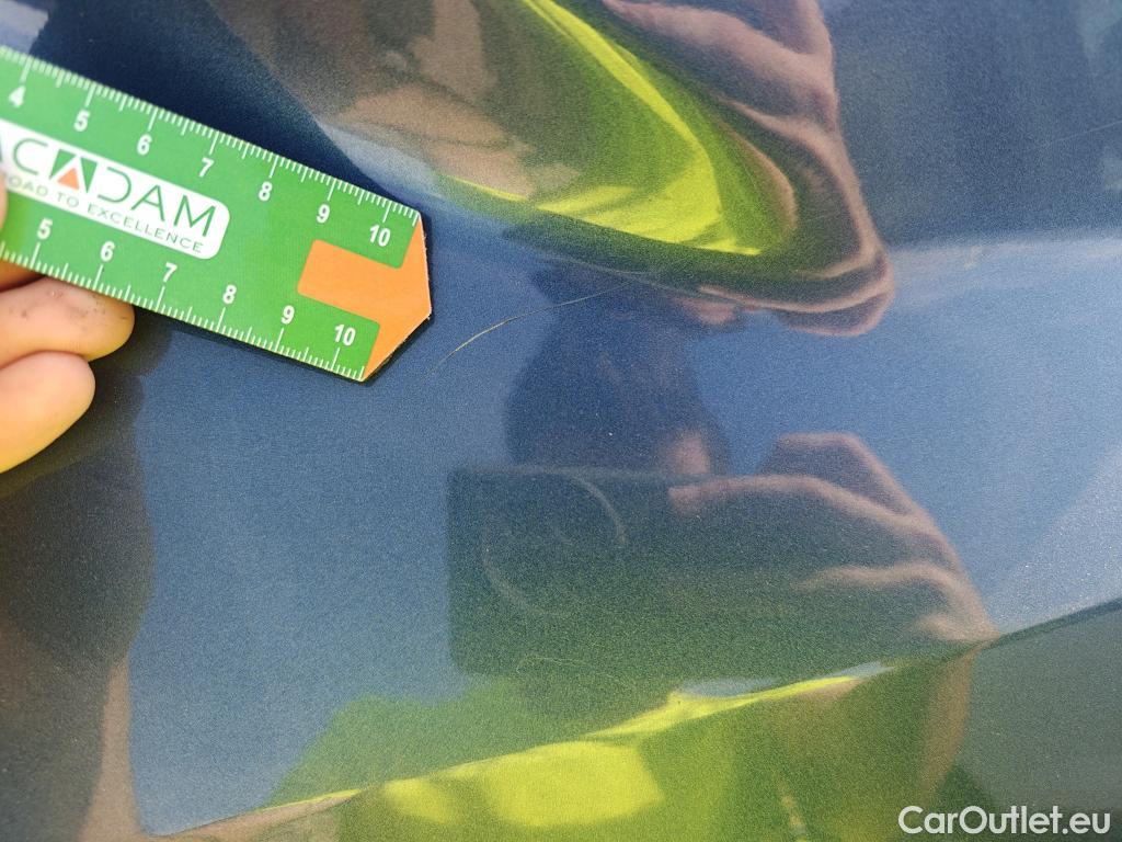  Ford  Kuga FORD  / 2019 / 5P / todoterreno Titanium 1.5 EcoBlue 88kW (120CV) #3