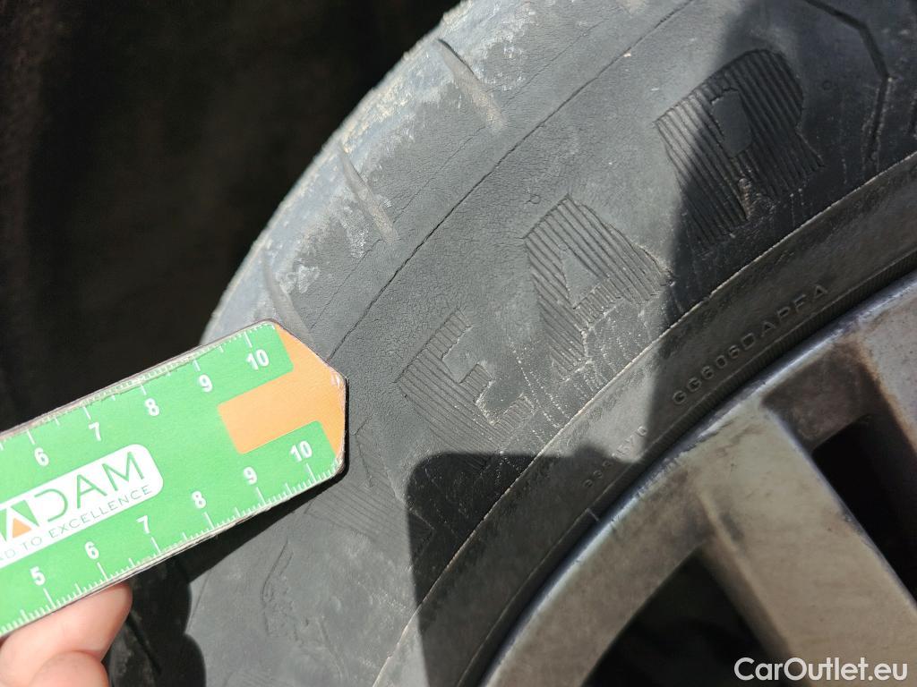  Volkswagen  Golf  VOLKSWAGEN / 2020 / 5P / familiar 2.0 TDI 85kW (115CV) DSG Variant #30