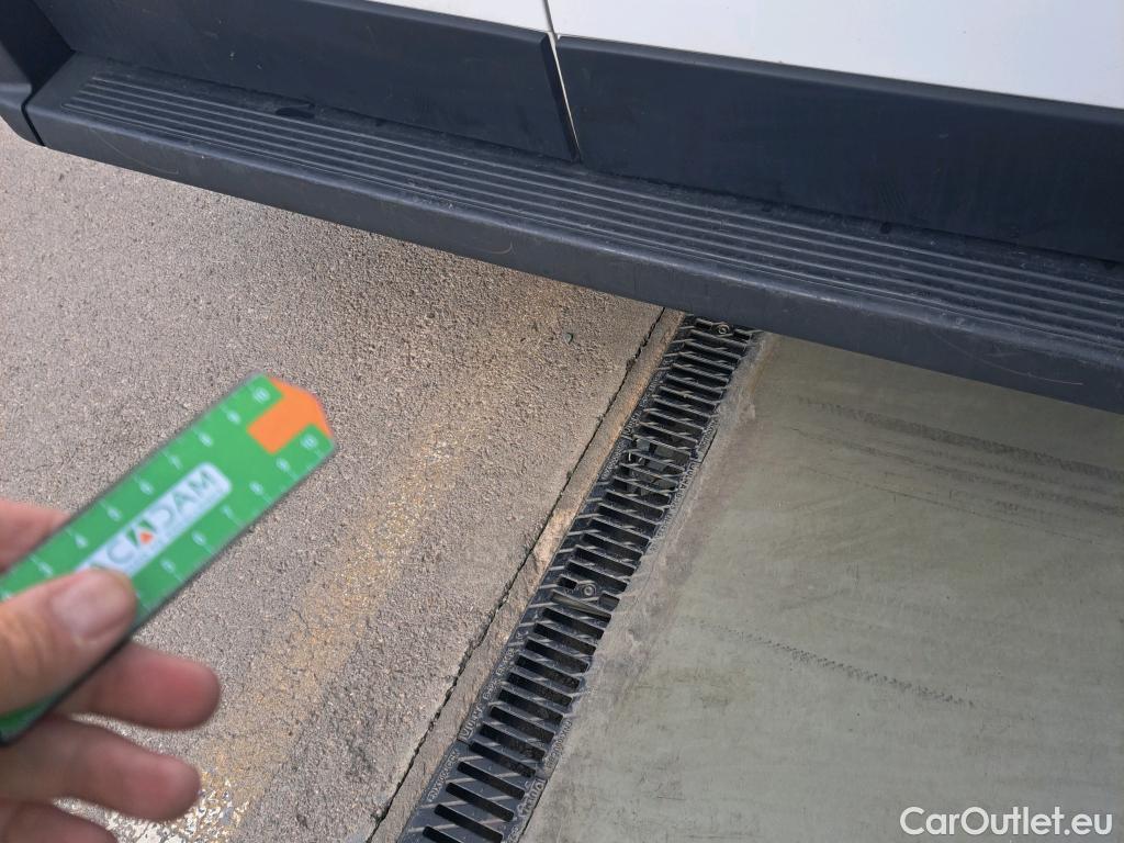  Peugeot  Boxer PEUGEOT  / 2014 / 4P / furgón 333 L2 H1 BHDI 103kW (140CV) S&S 6 V. M (AC) #68