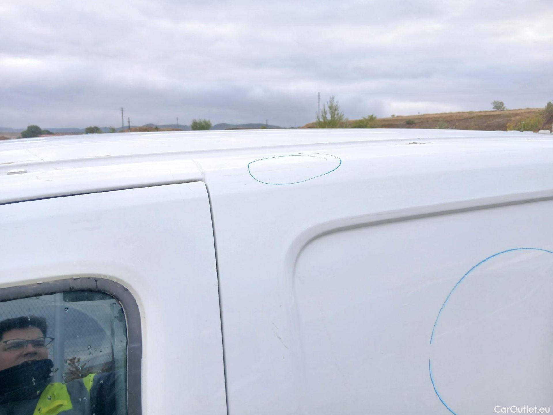  Peugeot  Partner PEUGEOT  / 2018 / 3P / furgón derivado de turismo Pro Standard 600kg BlueHDi 73kW #18