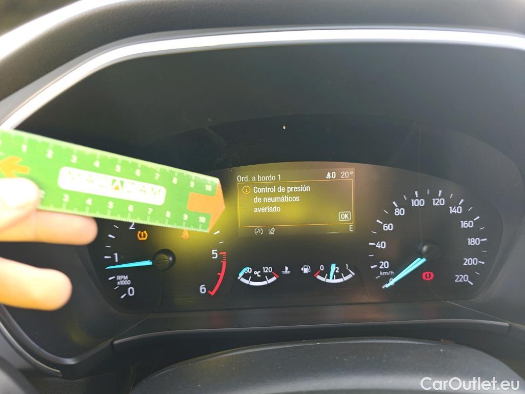  Ford  Kuga FORD  / 2019 / 5P / todoterreno Titanium 1.5 EcoBlue 88kW (120CV) #61