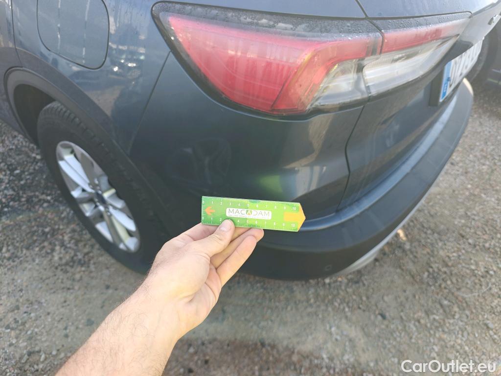  Ford  Kuga FORD  / 2019 / 5P / todoterreno Titanium 1.5 EcoBlue 88kW (120CV) #37