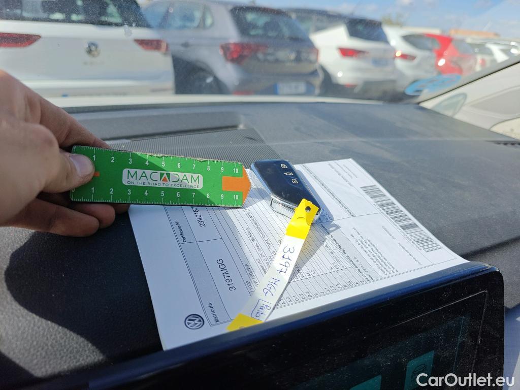  Volkswagen  Golf  VOLKSWAGEN / 2020 / 5P / familiar 2.0 TDI 85kW (115CV) DSG Variant #4